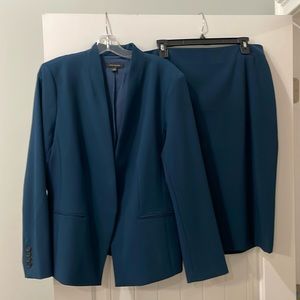 Like New! Ann Taylor Blue/Teal Suit with Skirt